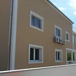 Zelic Apartment *
