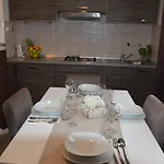 Zelic Apartment *