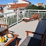 Zelic Apartment *