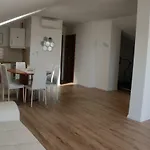 Zelic Apartment *
