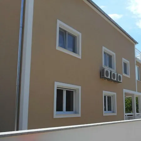 Zelic Apartment *