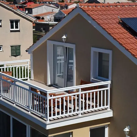 Zelic Apartment *