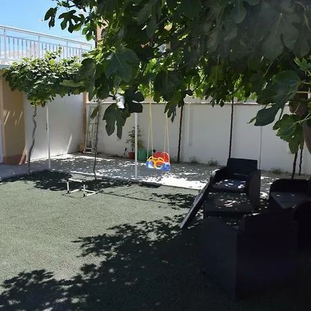 Zelic Apartment *